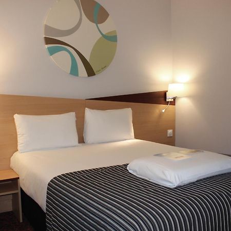 Kyriad Hotel Dijon Gare Екстер'єр фото