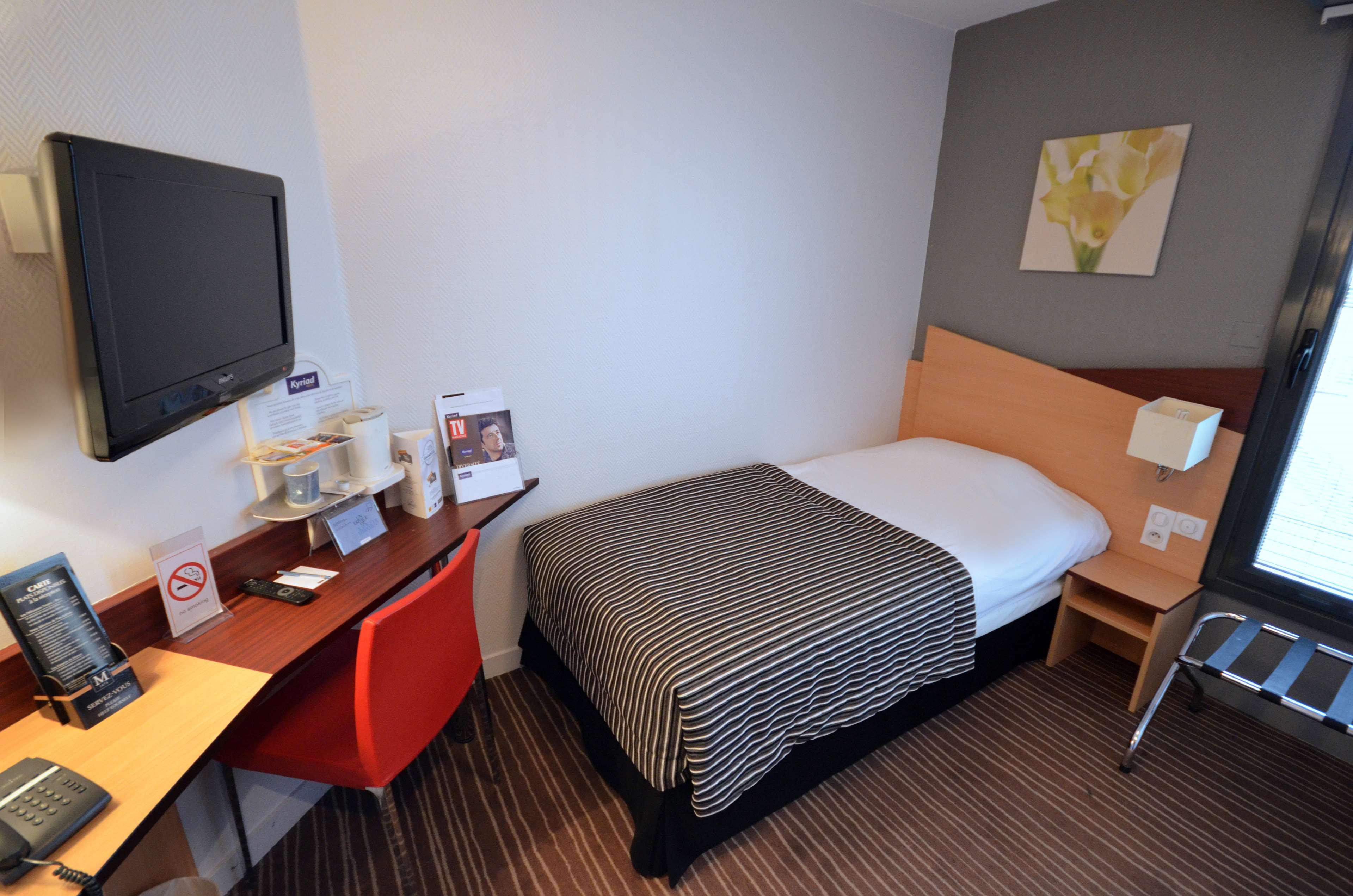 Kyriad Hotel Dijon Gare Екстер'єр фото