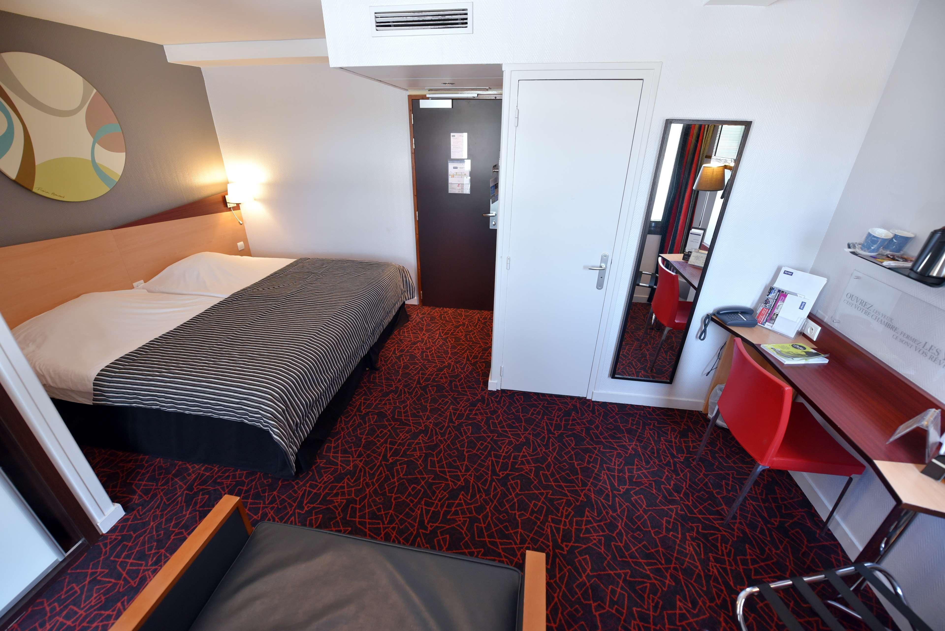 Kyriad Hotel Dijon Gare Екстер'єр фото