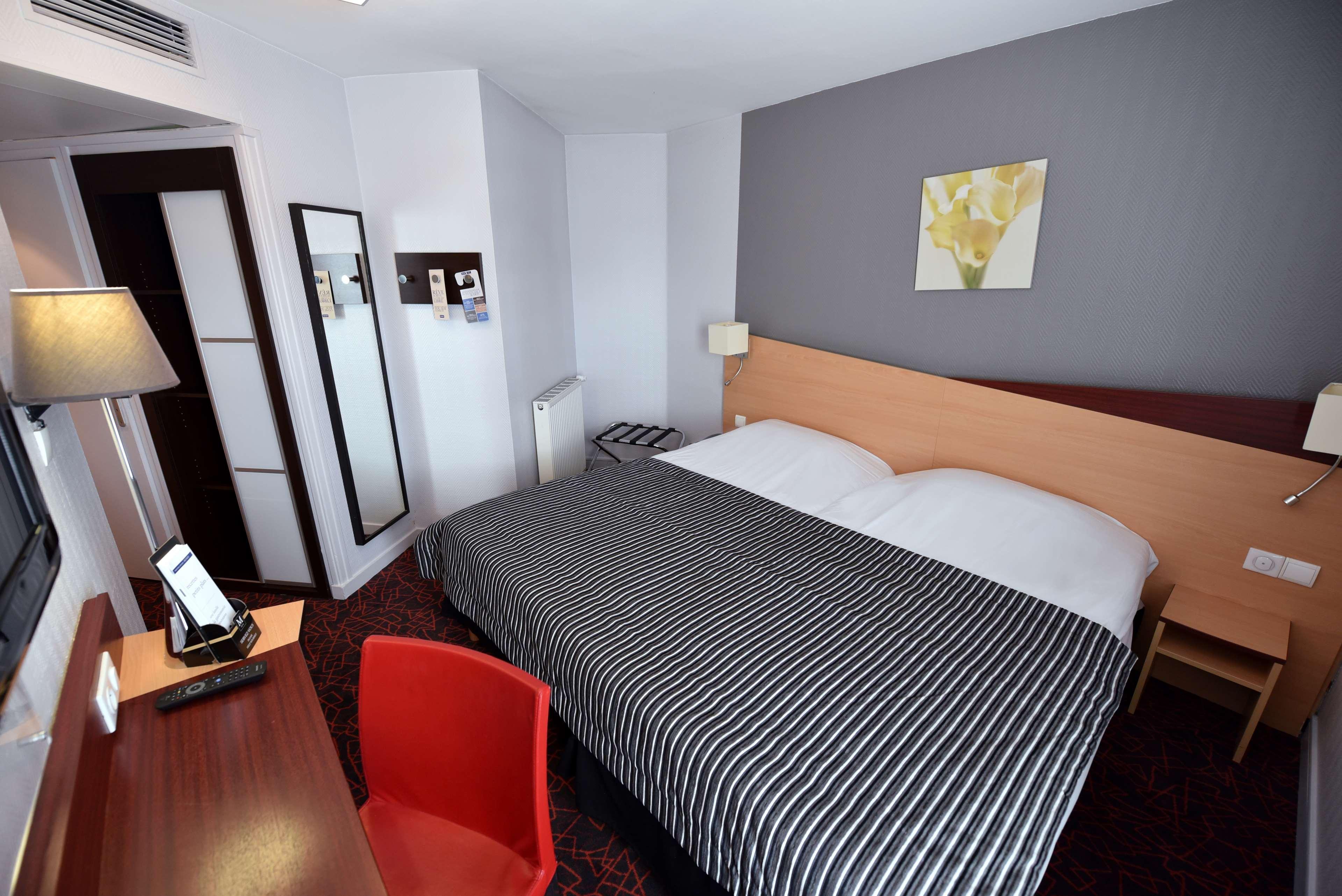 Kyriad Hotel Dijon Gare Екстер'єр фото