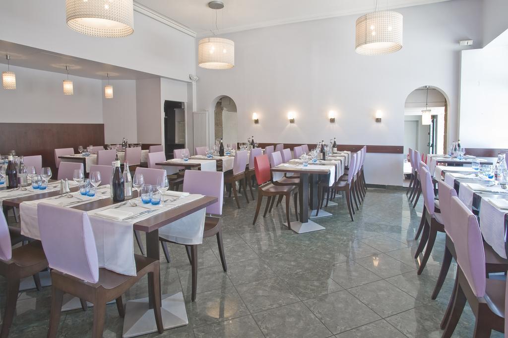 Kyriad Hotel Dijon Gare Екстер'єр фото