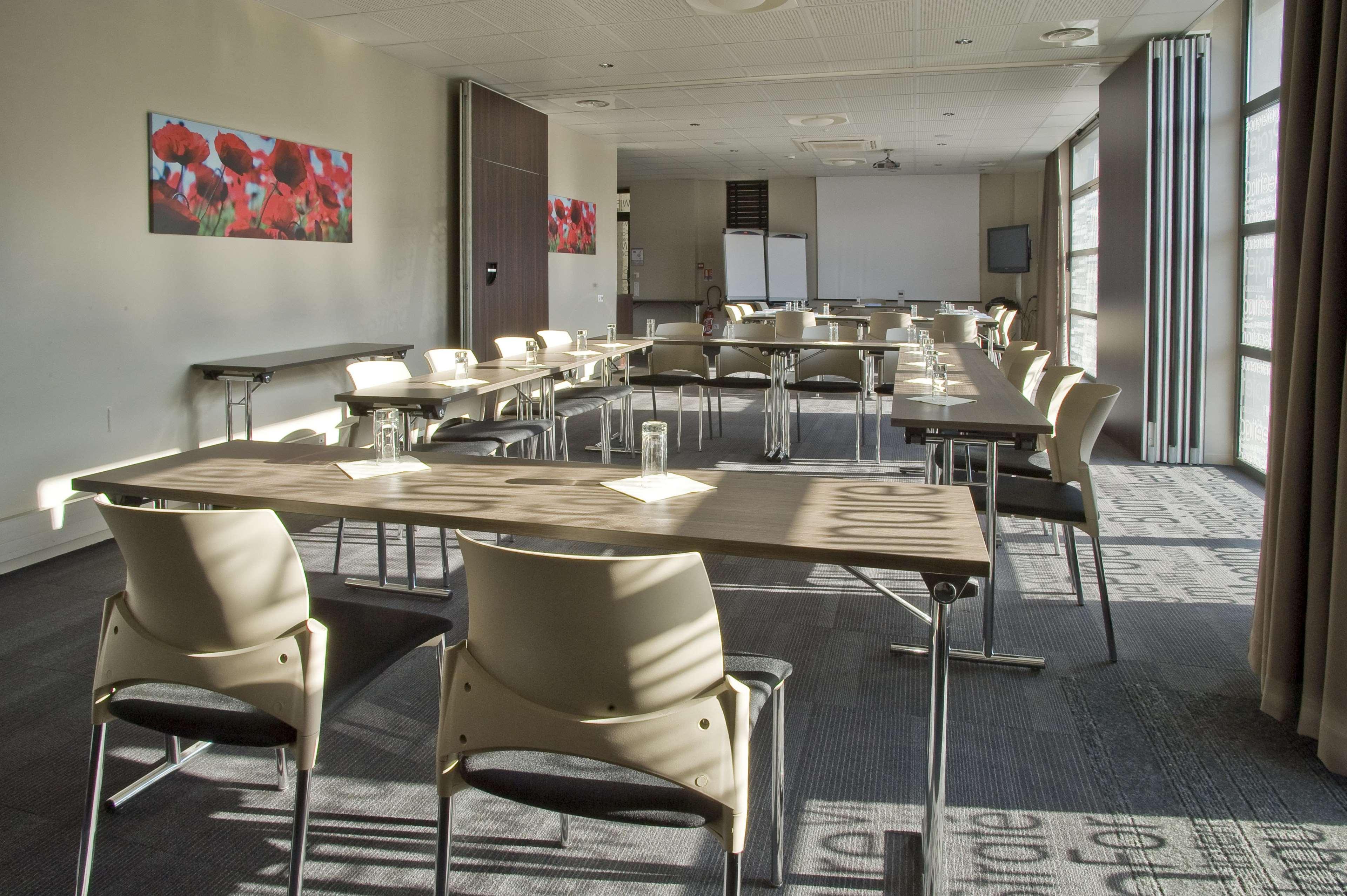 Kyriad Hotel Dijon Gare Екстер'єр фото
