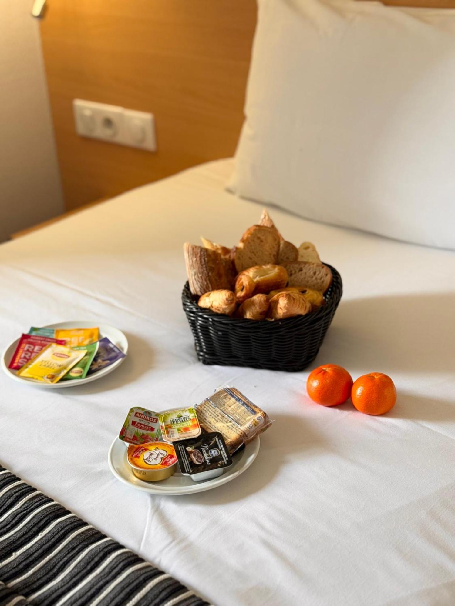 Kyriad Hotel Dijon Gare Екстер'єр фото