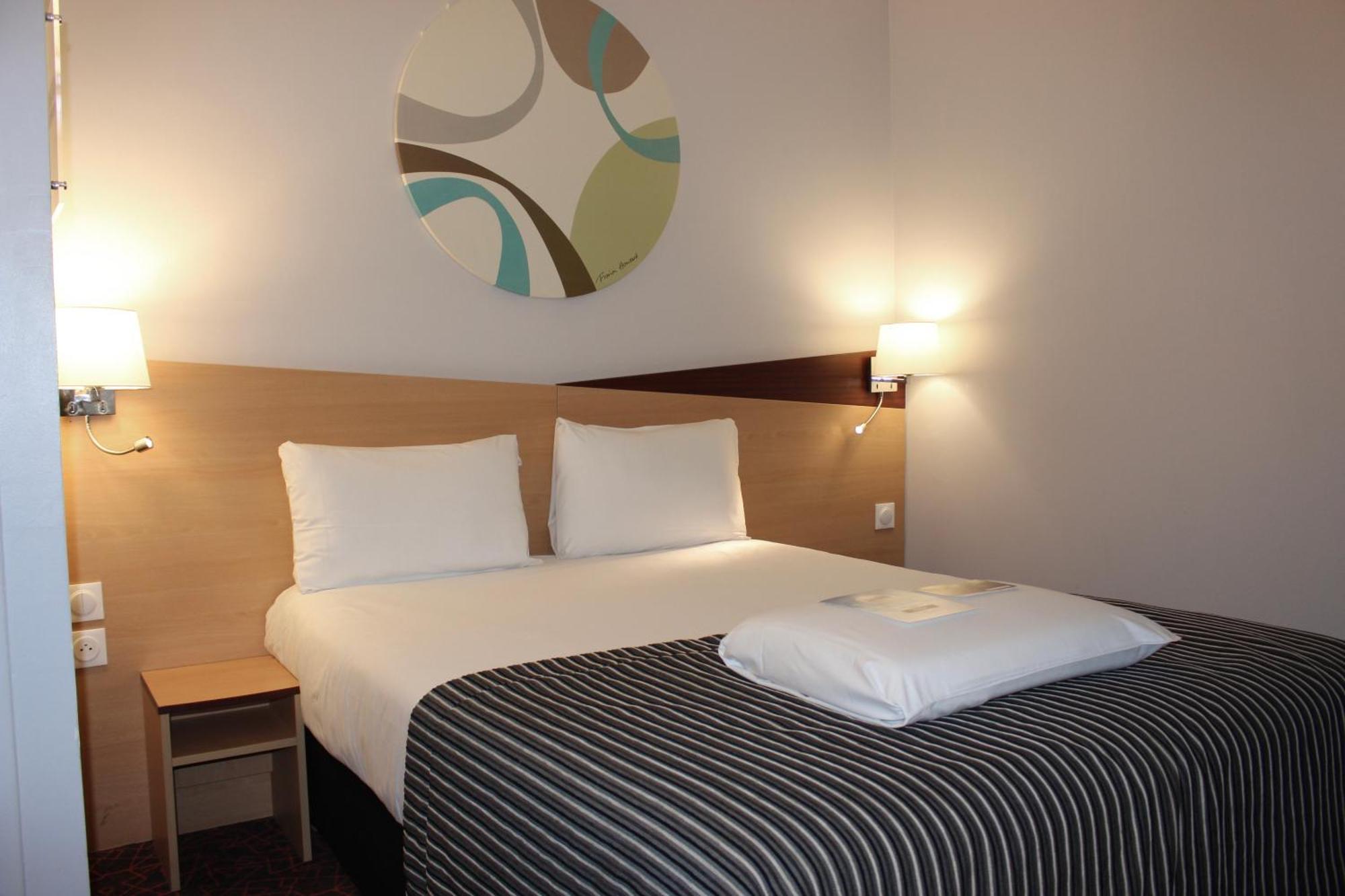 Kyriad Hotel Dijon Gare Екстер'єр фото